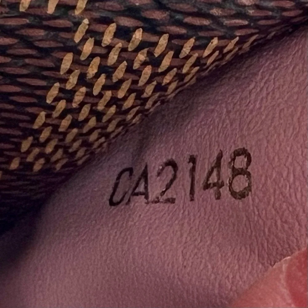 Louis Vuitton Sarah Damier Ebene Wallet - Picture 9 of 9